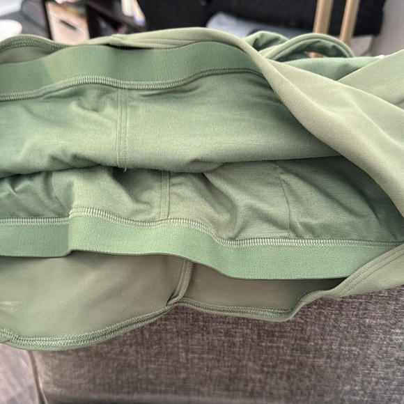 NWT Lululemon Nulu wrap-front long line sports bra cross cross straps green 14 - Picture 11 of 11